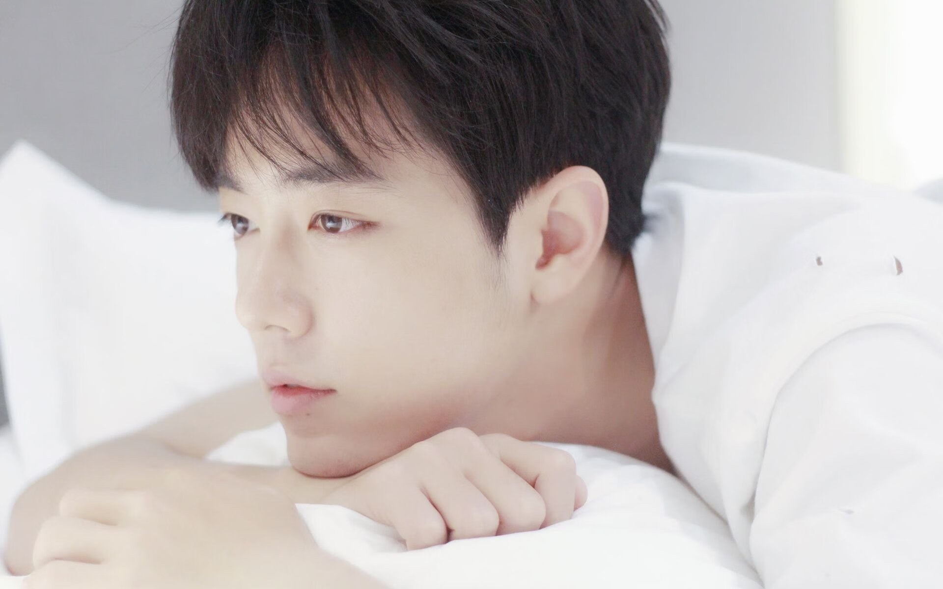 《王者荣耀年度总决赛,强强对决震撼全场》,今年王者荣耀总决赛