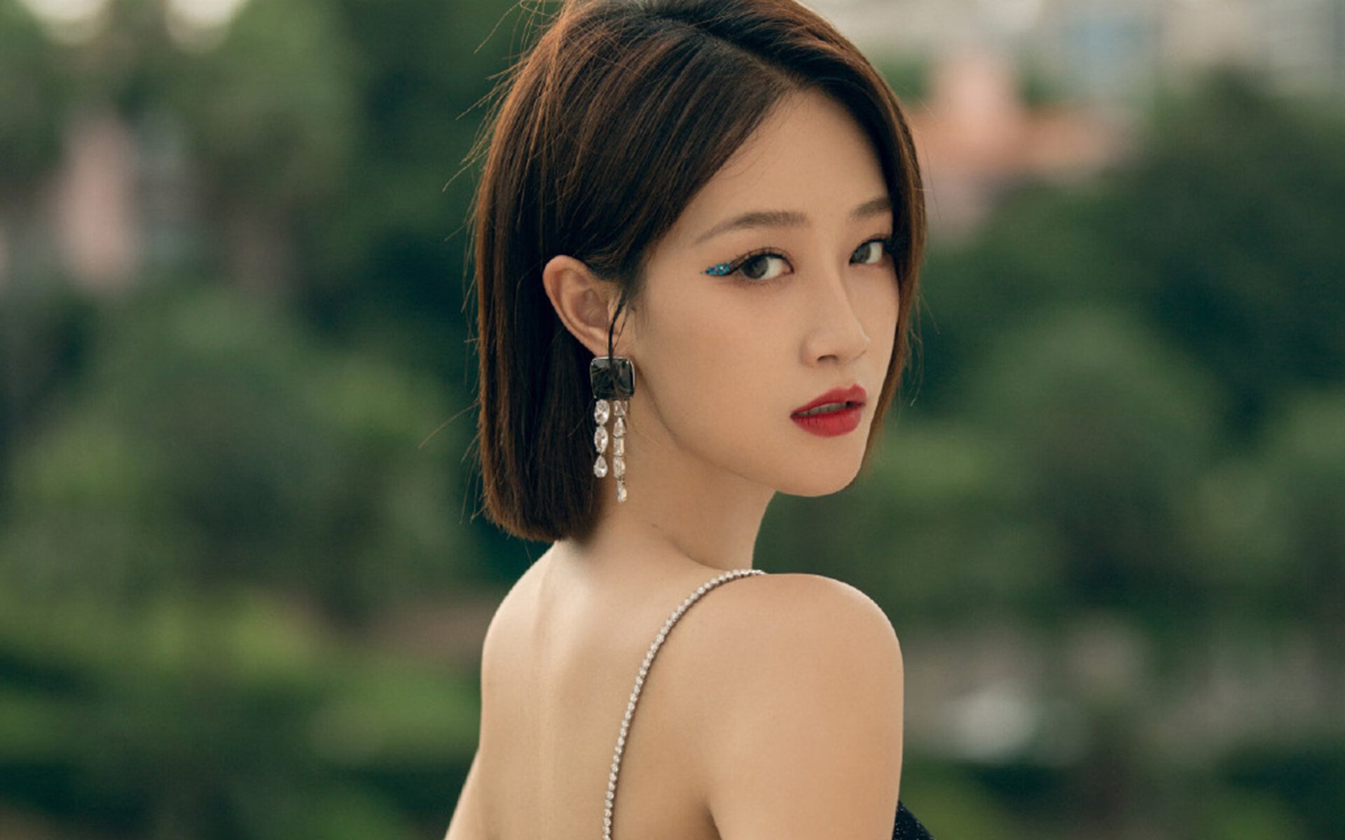 开云官网-法甲豪门“拉边+高压”组合：打乱对手节奏