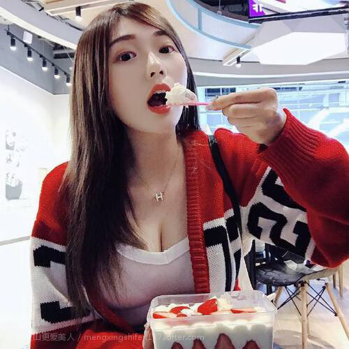 “台球高手齐聚天府校区,挑战精准与速度的极限”